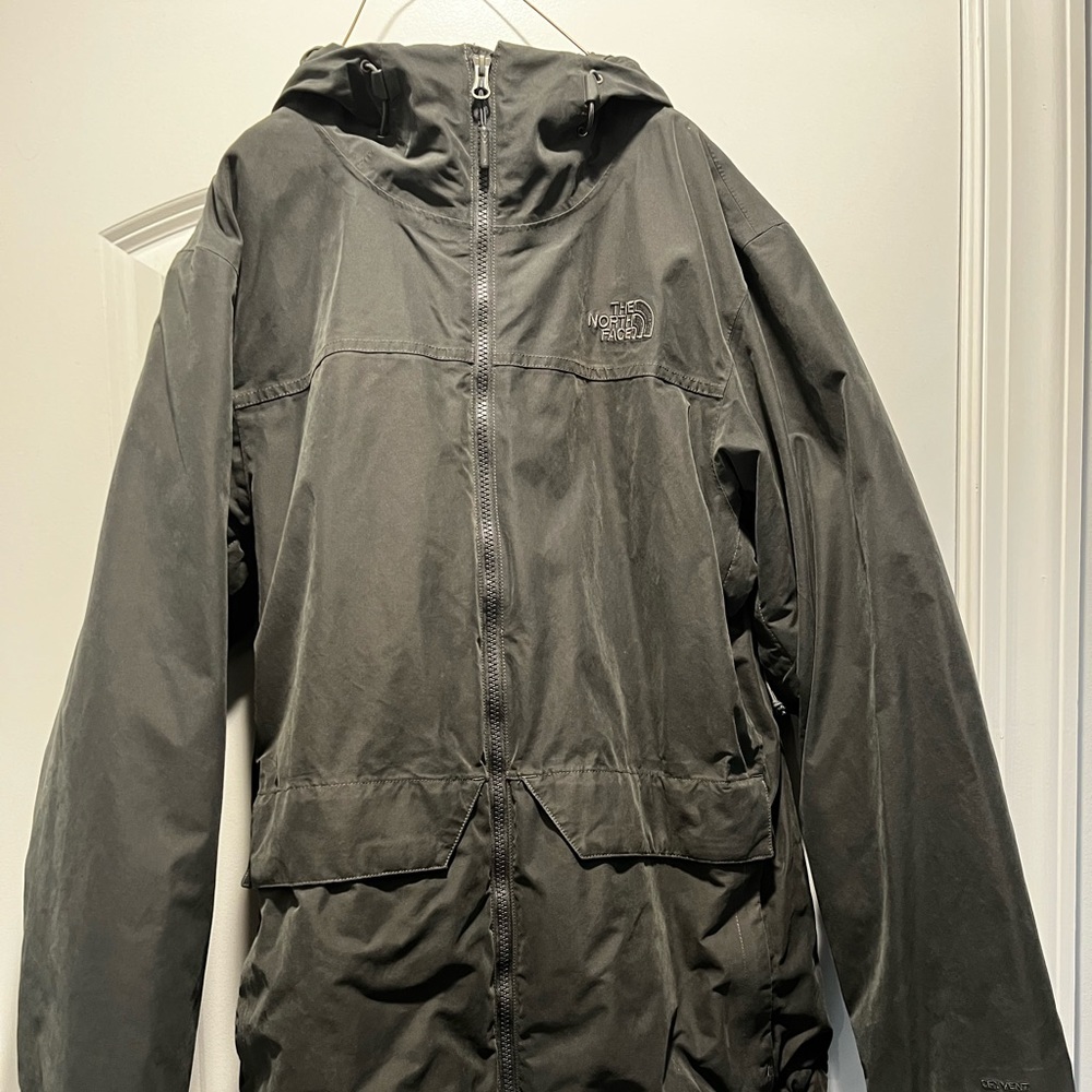 North face snowboarding jacket, Men’s small, grey
